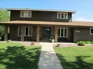 2586 Willow Rd N, Fargo, ND 58102