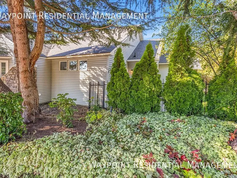 9640 W Sleepy Hollow Ln — Photo 40