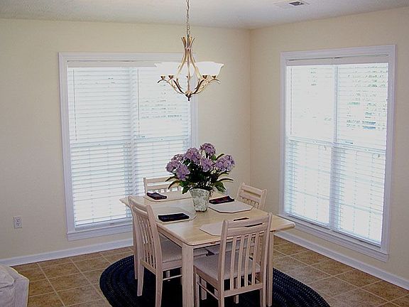 Eat-in Kitchen