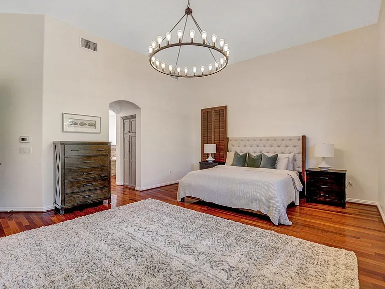 308 Round Stone Ct — Photo 37