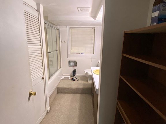 5th image of 840 Field Dr #2