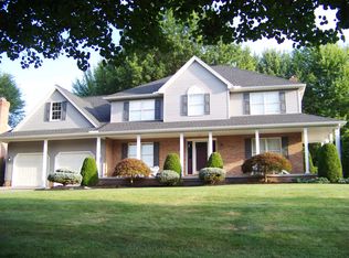 161 Kings Ln, Canfield, OH