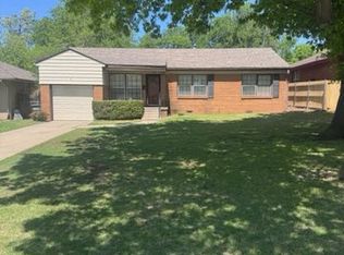1103 Bedford Dr, Nichols Hills, OK 73116