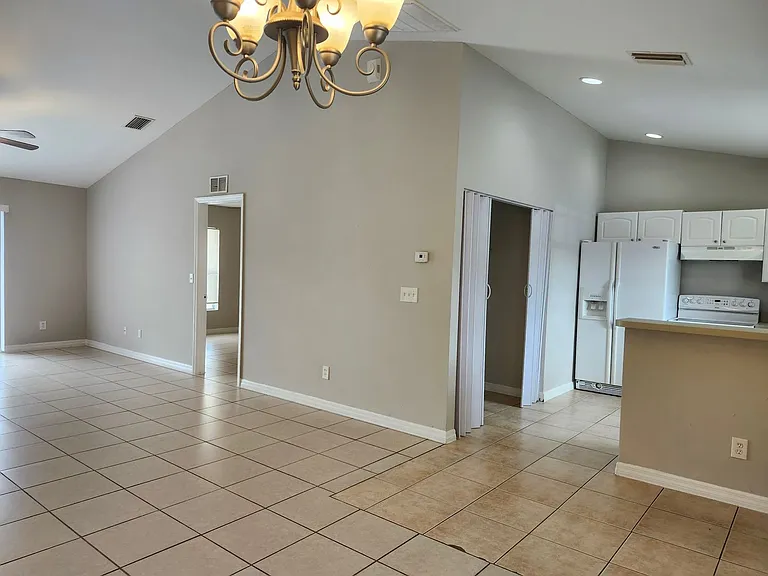 1110 Hightower Ave S — Photo 4