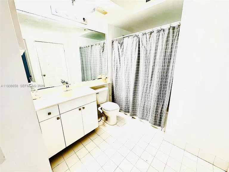 17150 N Bay Rd #2412 — Photo 9
