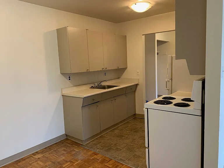 260 Talbot Ave #109 — Photo 2