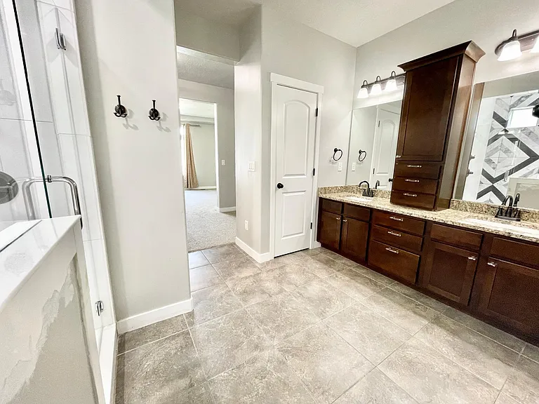 10924 S Glenda Ln — Photo 11