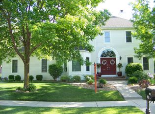 300 E Castlebury Ln, Appleton, WI 54913