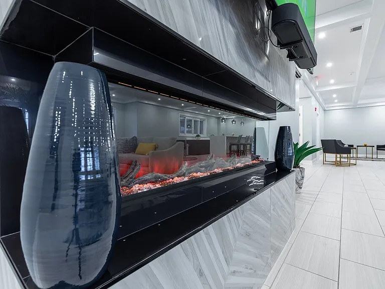 Solara Luxury Apartments — Photo 10