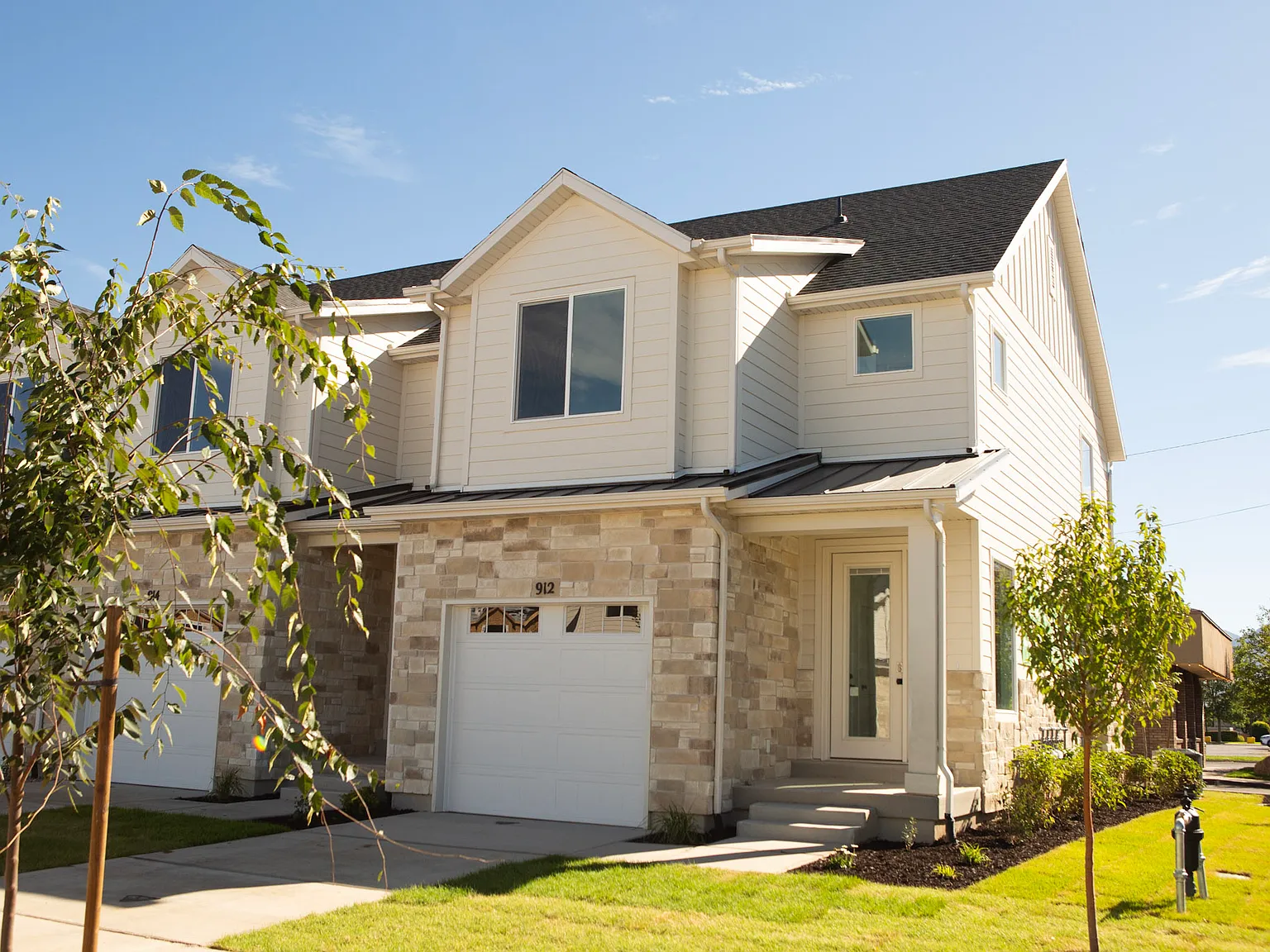 Madison Park Townhomes — Photo 2