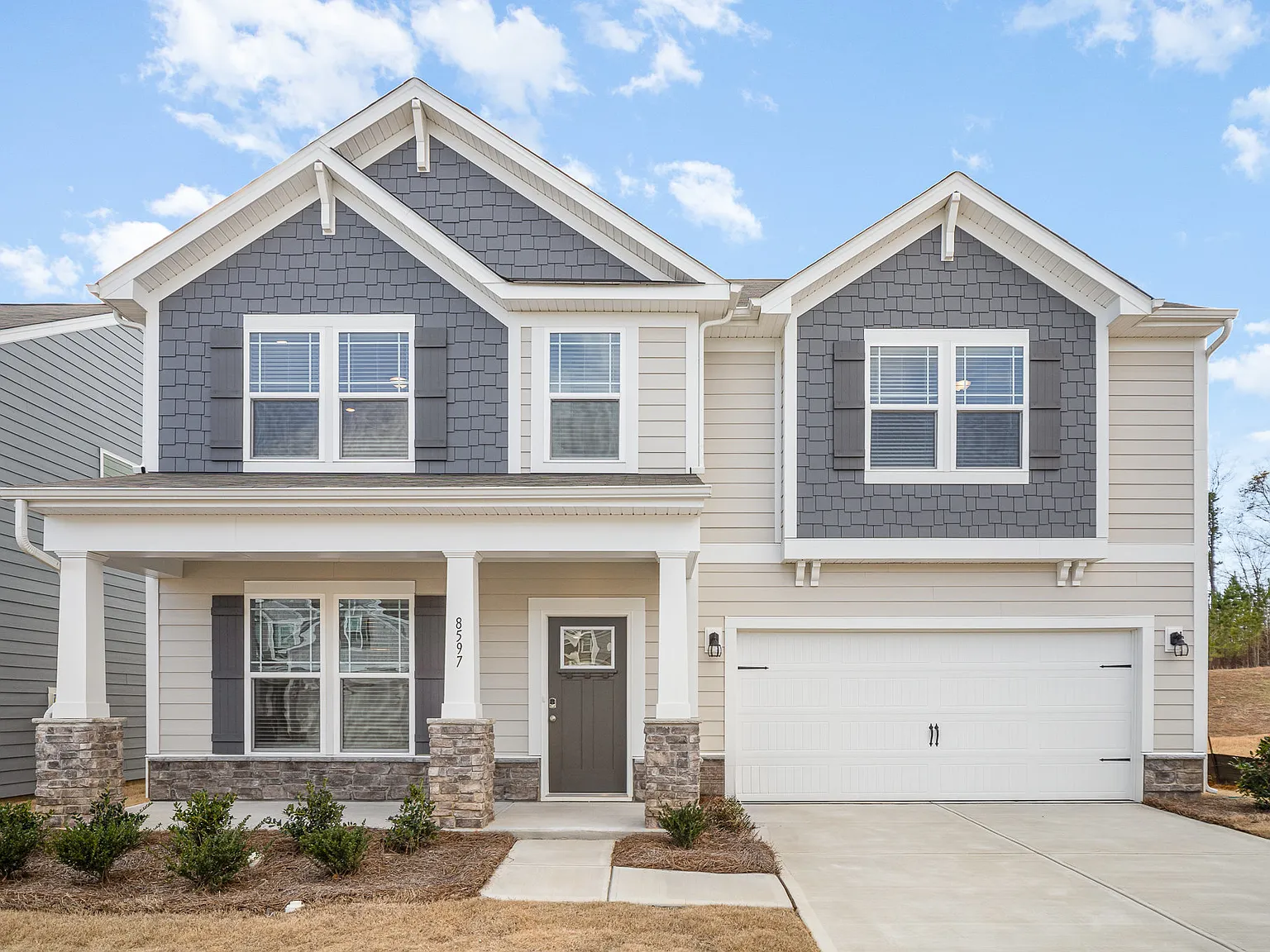 5 bed, 2600 sqft, $2,545 — Photo 1
