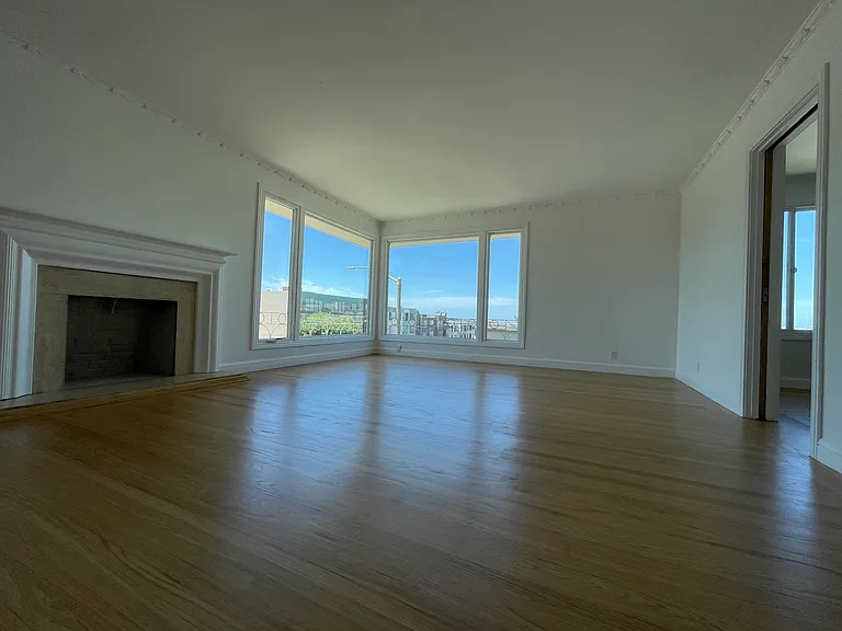 302 Euclid Ave — Photo 2