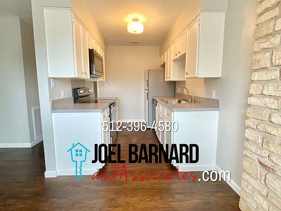 5th image of 1113 Hazelton St