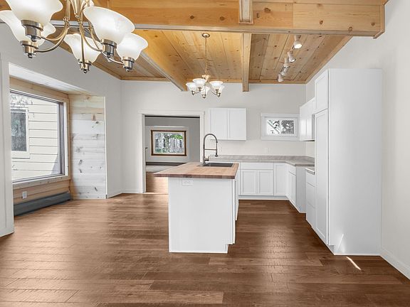 4th image of 817 Terrace Ave