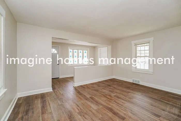 3 bed, 1.5 bath, 1260 sqft, $1,875 — Photo 4