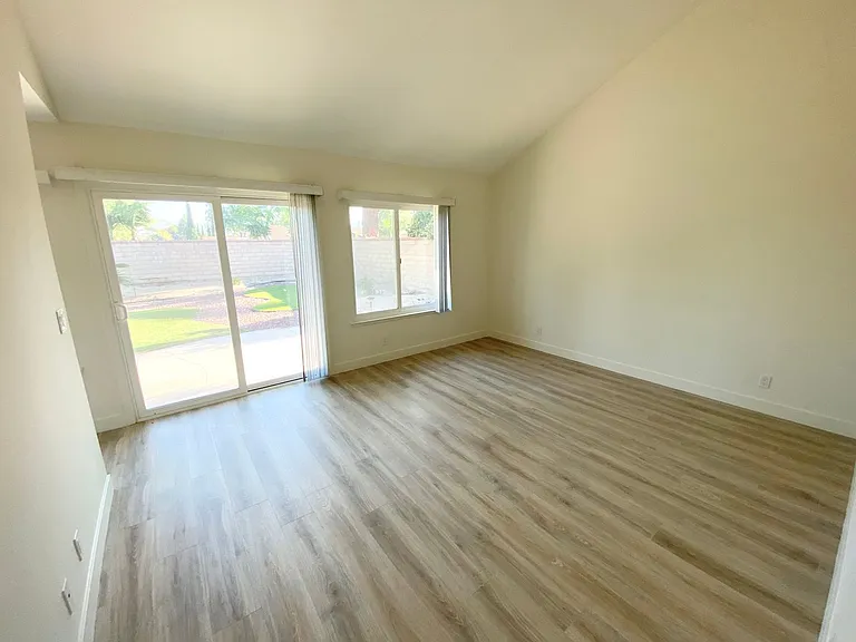 6009 E La Paz Cir — Photo 11