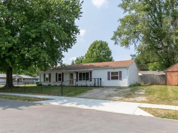 10 Sunset Mnr, Mooresville, IN 46158