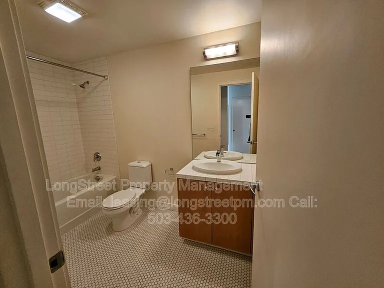 1926 W Burnside St #1217 — Photo 18
