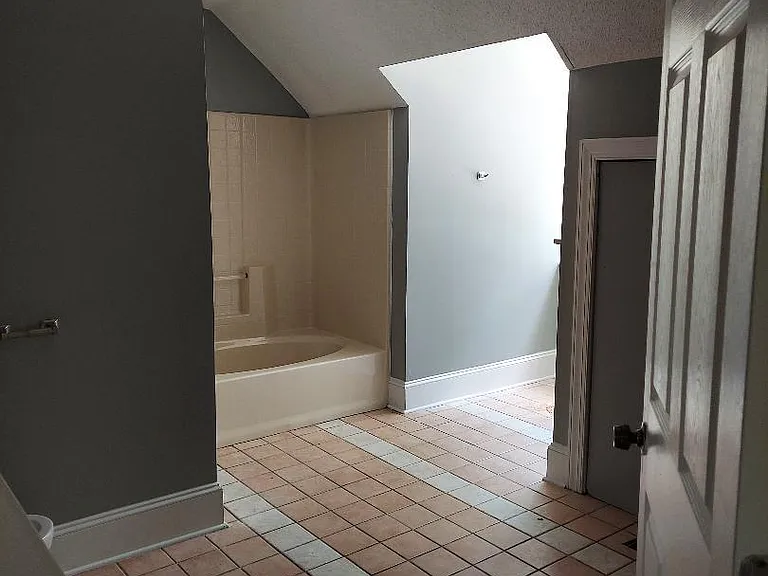 1616 Lisbon Ln — Photo 11