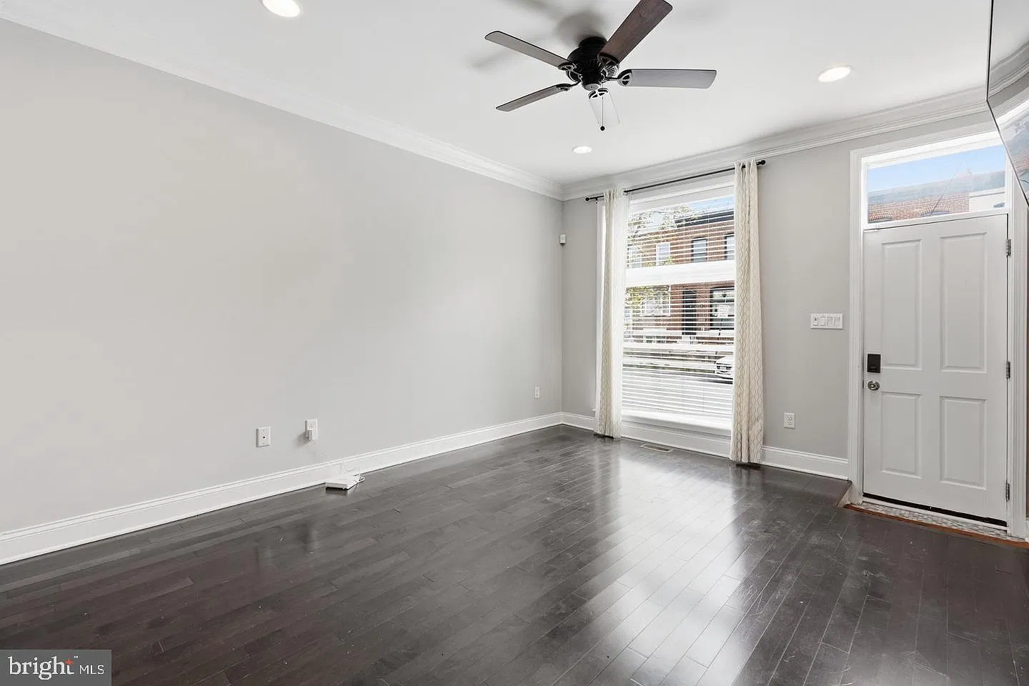 4 bed, 3.0 bath, 1750 sqft, $2,900 — Photo 2