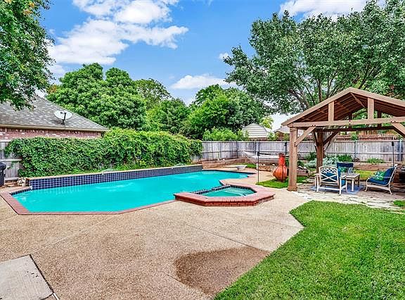 3rd image of 1850 Oak Bend Dr