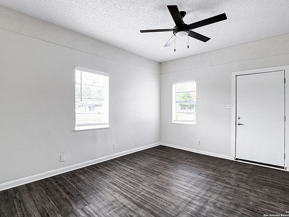 3rd image of 1638 W Mayfield Blvd