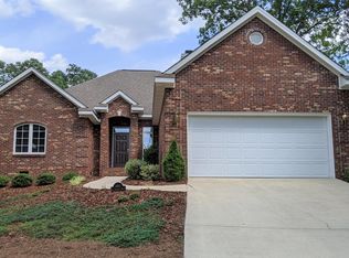 890 Saint Andrews Dr, Pinehurst, NC 28374