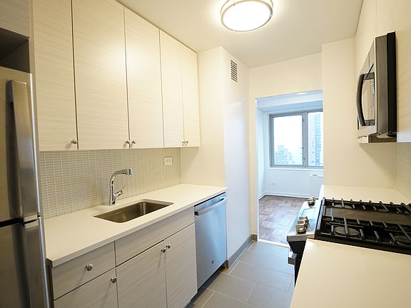 5th image of 444 E 82nd St APT 30C