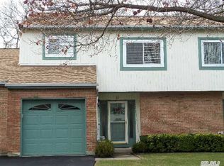11 Timber Ridge Dr #2, Holtsville, NY 11742