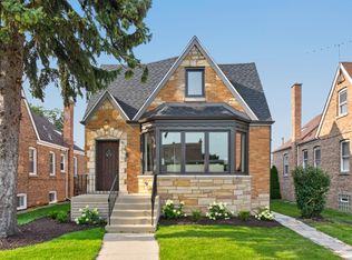 5652 W Cullom Ave, Chicago, IL 60634