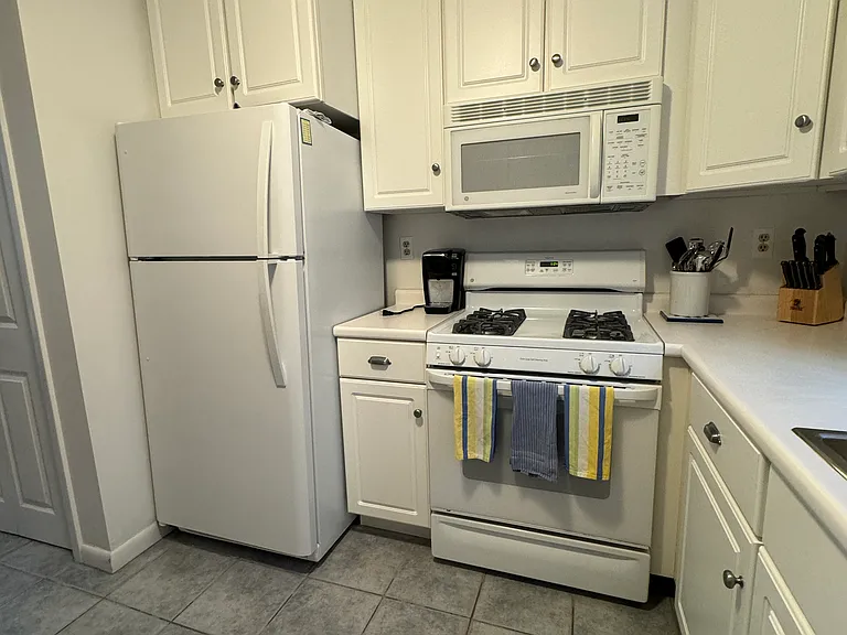 461 Ocean Blvd #A3 — Photo 6