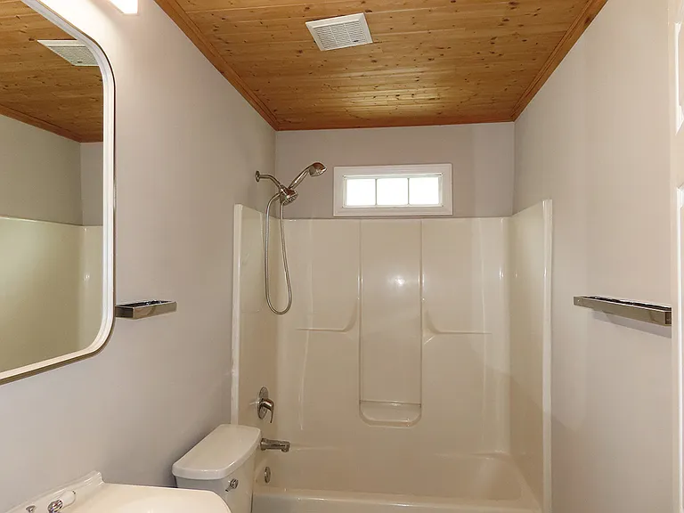 1215 Kent St — Photo 12