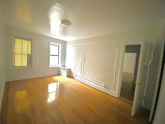 2nd image of 75 W Mosholu Pkwy N APT 1C