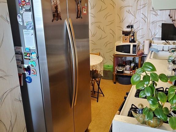4th image of 2940 W 5th St #14L