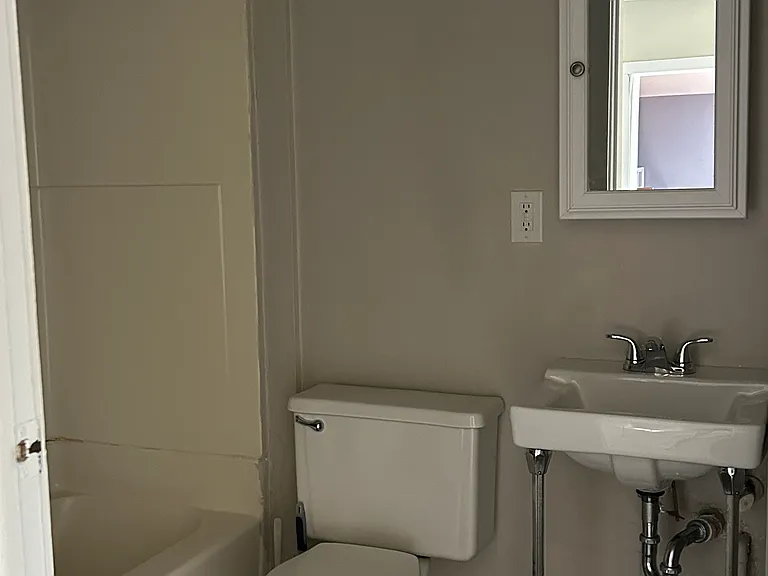 324 E Maumee St #2 — Photo 5