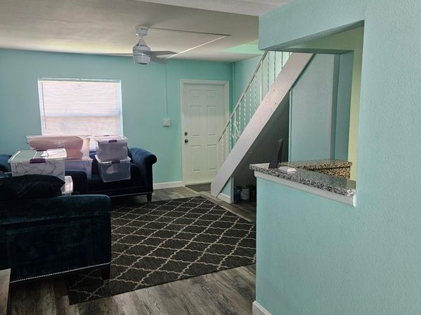 50 Needle Blvd APT 18