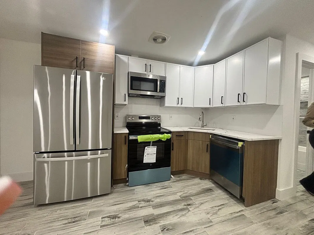 3 bed, 1.0 bath, 966 sqft, $3,500 — Photo 1