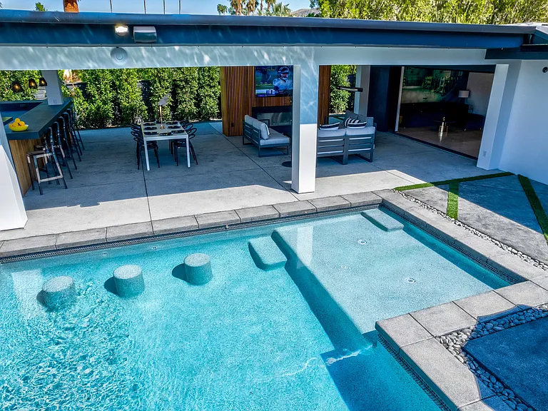850 E Sierra Way — Photo 38