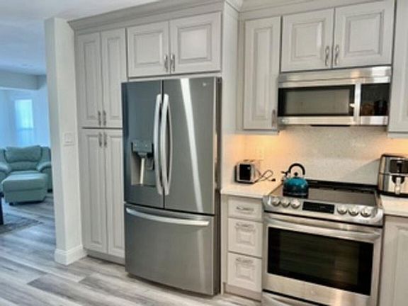 4th image of 200 NE 56th St
