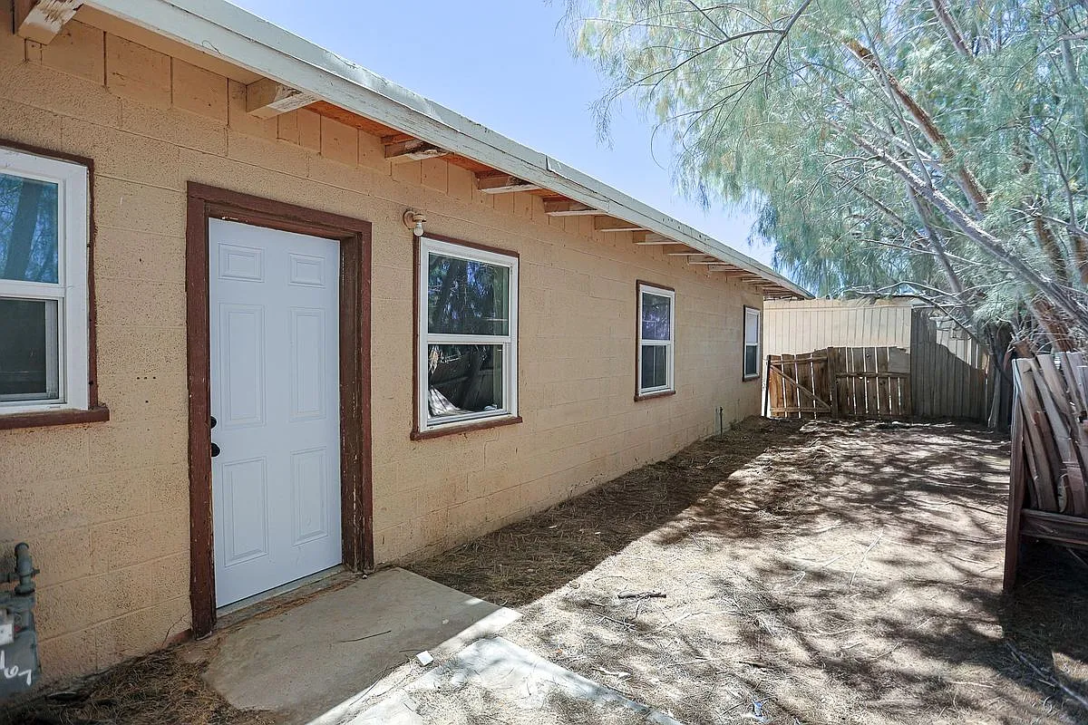 6 bed, 4.0 bath, 960 sqft, $1,695 — Photo 3
