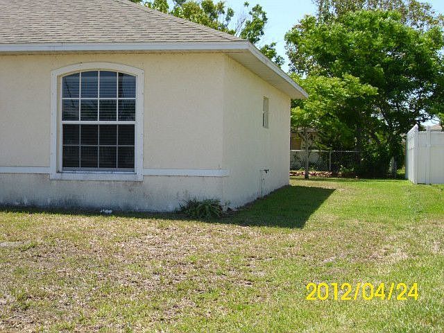 2nd image of 2322 NE 5th Ter