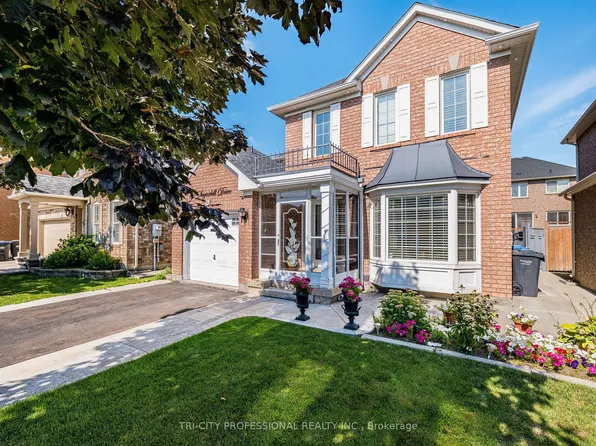 18 Sugarhill Dr, Brampton, ON L7A 3L8