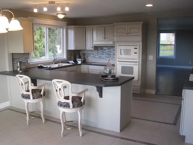 4 bed, 2.5 bath, 2000 sqft, $1,995 — Photo 2