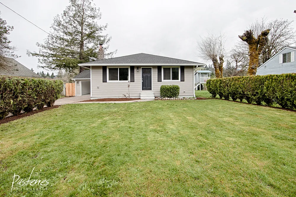 1619 Main St photo 1