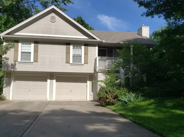 1725 Bluebell Ave, Liberty, MO 64068