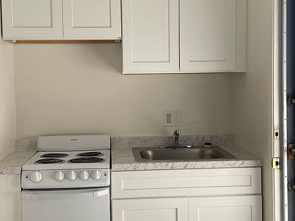 5th image of 535 Joaquin Ave #J