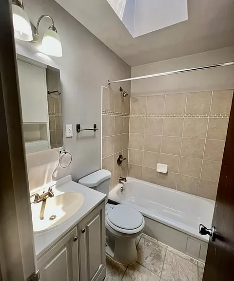 Corona Manor Apartments — Photo 20
