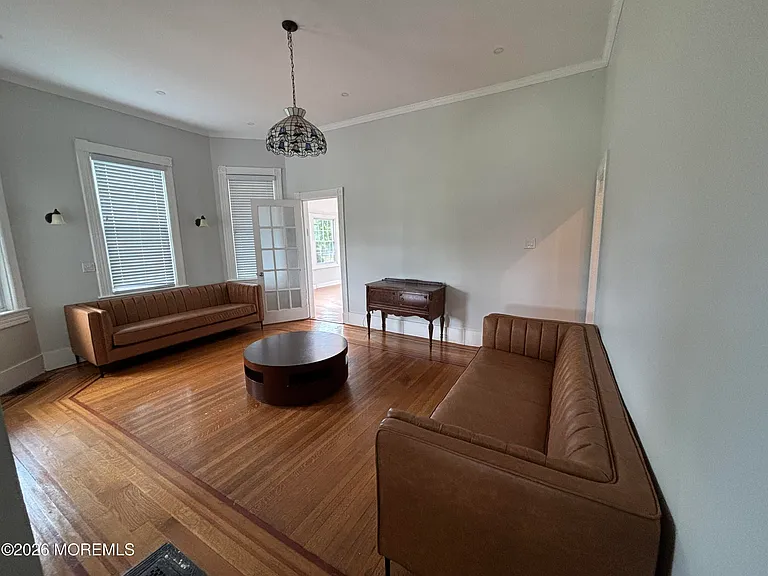 64 Hollywood Ave — Photo 12