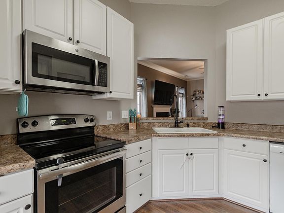 5th image of 205 Cherry Stone Dr