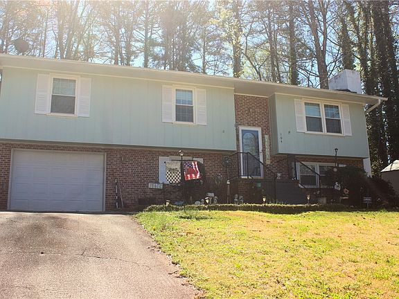 3rd image of 104 Laurel Ln